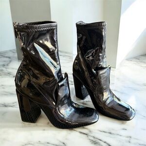 Sigerson Morrison Black Patent Leather Ankle Boots. US 7. 5” block heel